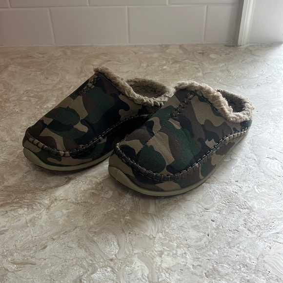 Boys camo slippers size 3 Deer Stags slipperooz - Picture 1 of 9